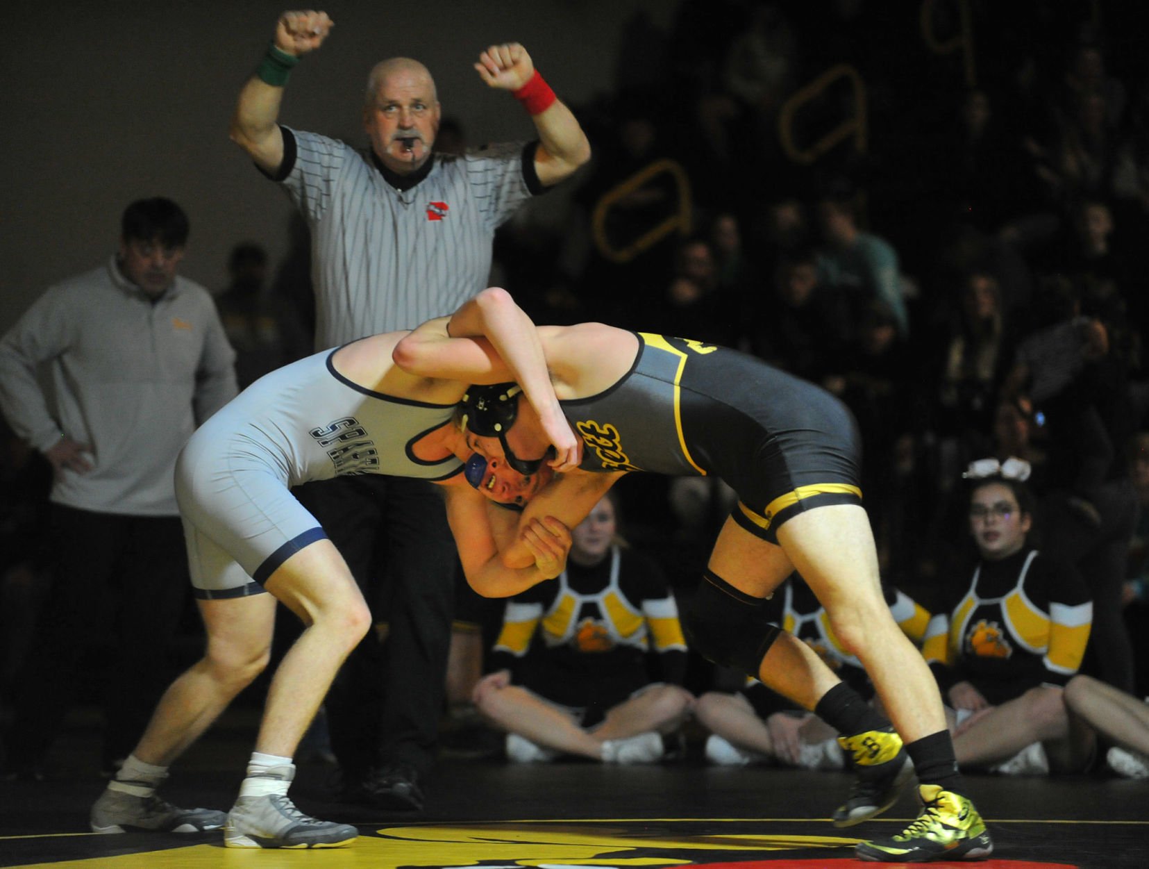 Pleasant Valley vs Bettendorf wrestling